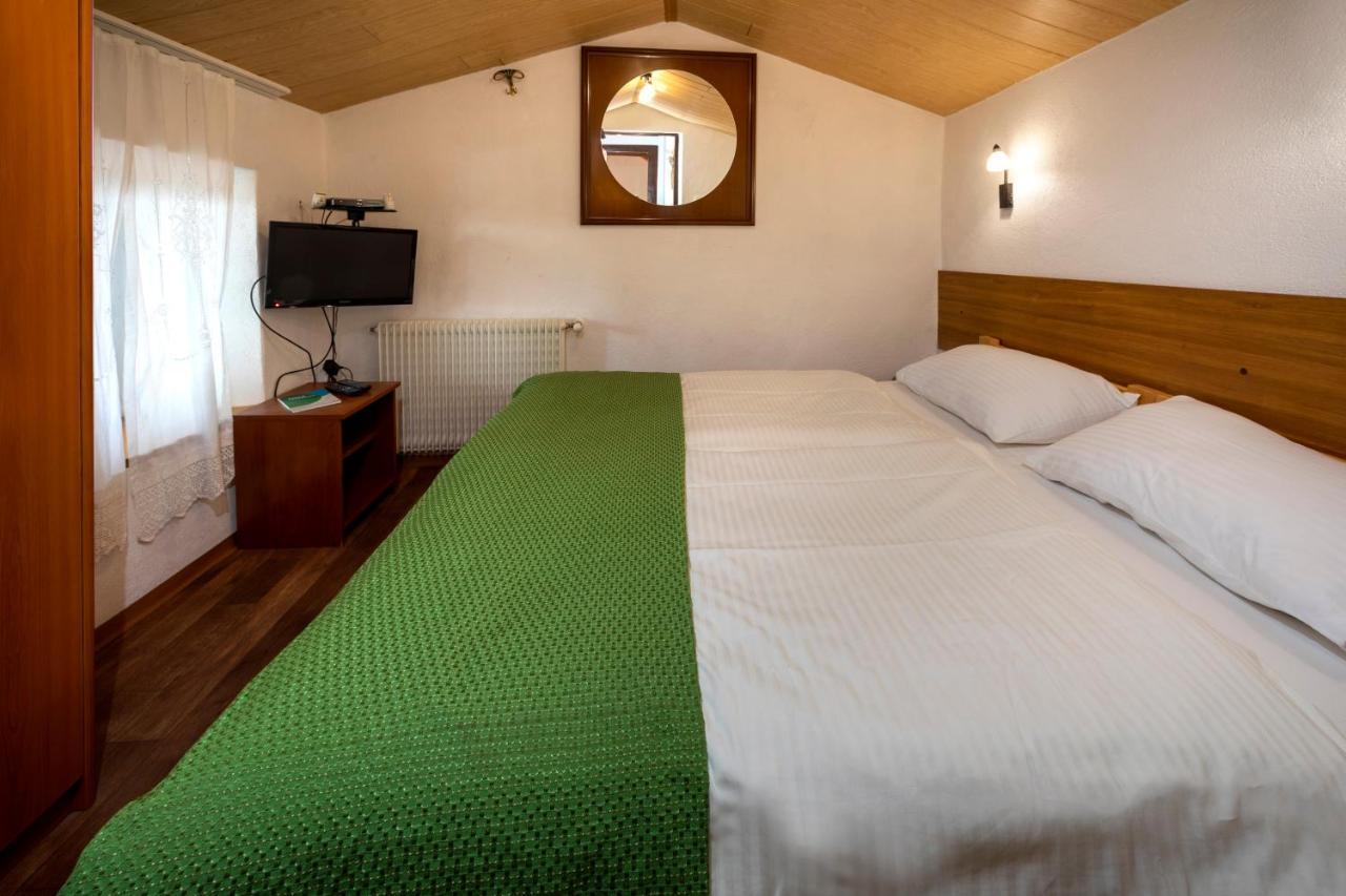 Apartment Pod Lipom Roč Extérieur photo